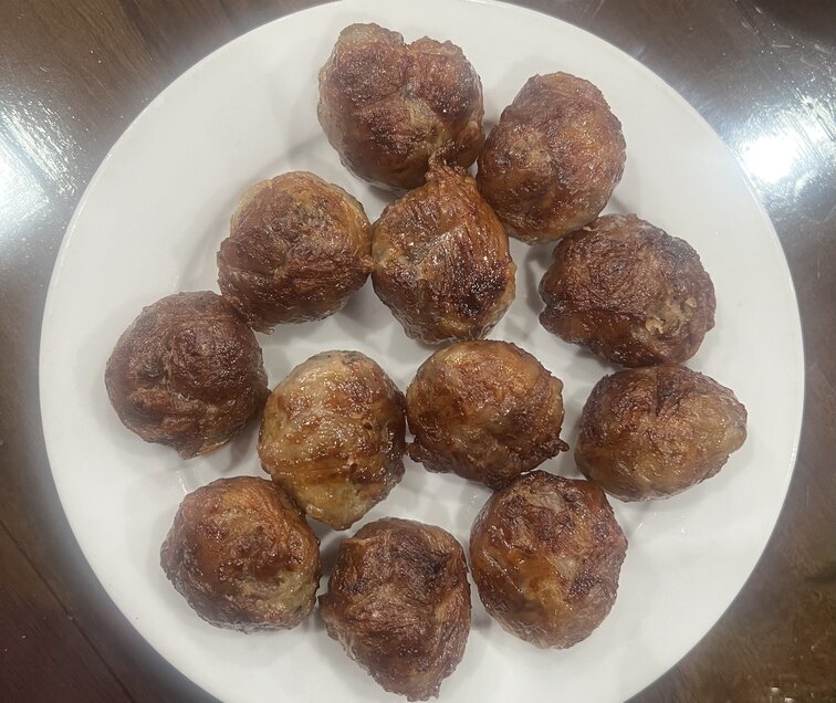 Eating grilled meat regularly is not good for the kidneys. Photo: Kieu Vu