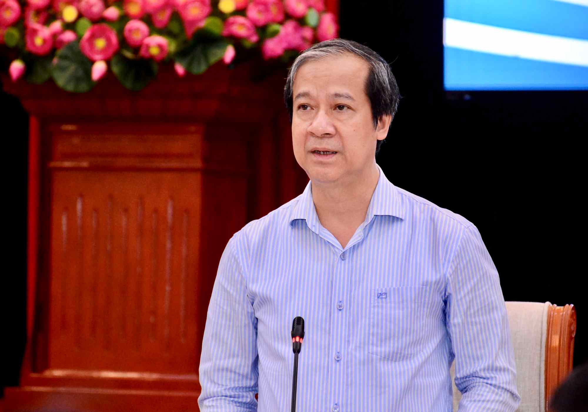 Miembro del Comite Central del Partido Ministro de Educacion y Formacion Nguyen Kim Son. Foto: Van Trang