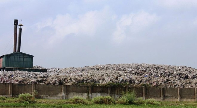 Chôn lấp hàng trăm tấn chất thải trái phép, cá nhân bị phạt 600 triệu đồng