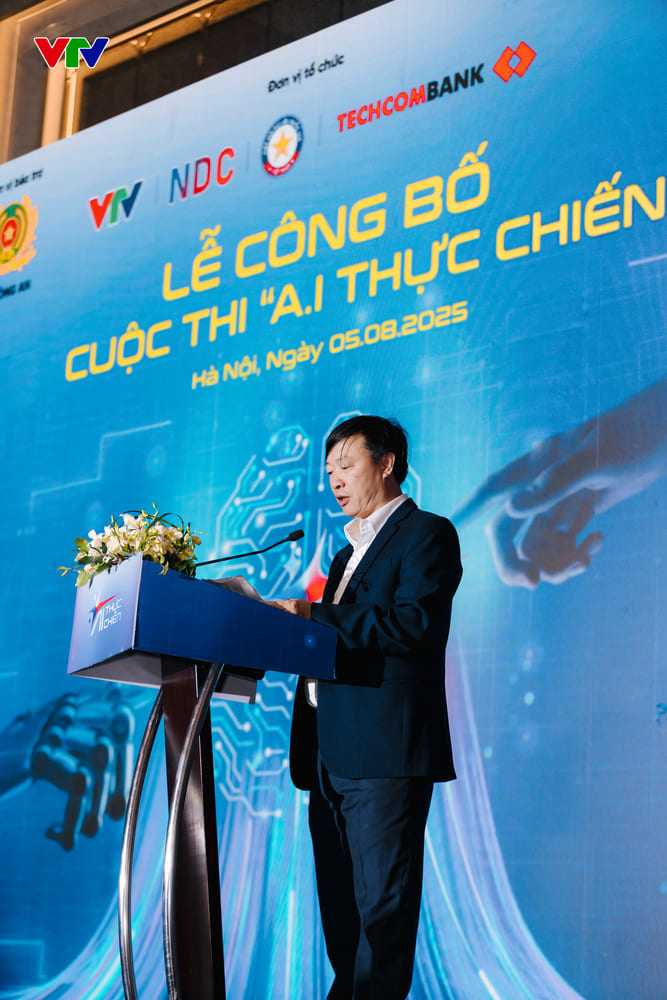 Thieu Ta Dao Duc Trieu - Tong Thu ky Hiep hoi Du lieu quoc gia phat bieu tai buoi le cong bo cuoc thi. Anh: Ban to chuc