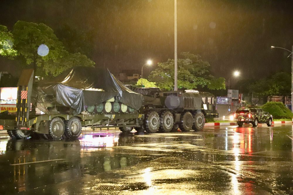 The training activity on mobile vehicles performing the A80 parade mission has just been held. Photo: Huong Tu