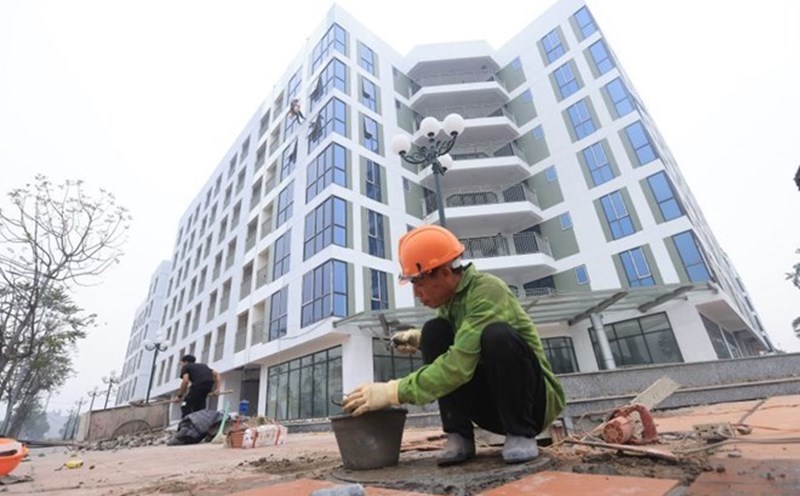 Workers in Son La who have a house can still buy social housing if they work 30km away. Photo: Hai Nguyen