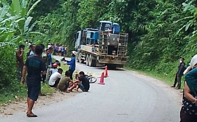 Scene of a serious traffic accident on provincial road DT.432, causing one person to die on the spot. Photo: Ha Viet