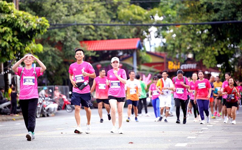 Athletes participating in the 2024 Dat Sen Marathon. Photo: Phuc Loc