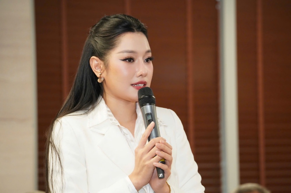 Singer Thuy Bui is the ambassador of the walking program "For victims of Agent Orange". Photo: Organizing Committee