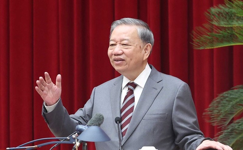 General Secretary To Lam spoke at the meeting with intellectuals, scientists, and artists. Photo: VNA