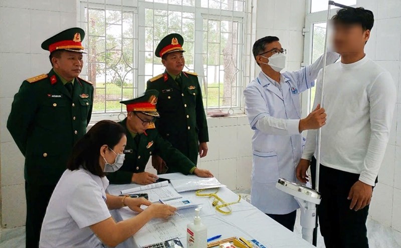 Examination of military service in 2025 for citizens in Quang Ninh. Photo: Hong Van