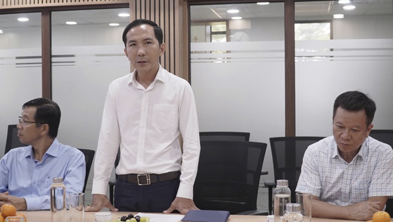 Dong chi Bui Tien Dung – Giam doc PV GAS NCSP bao cao tai cuoc hop  