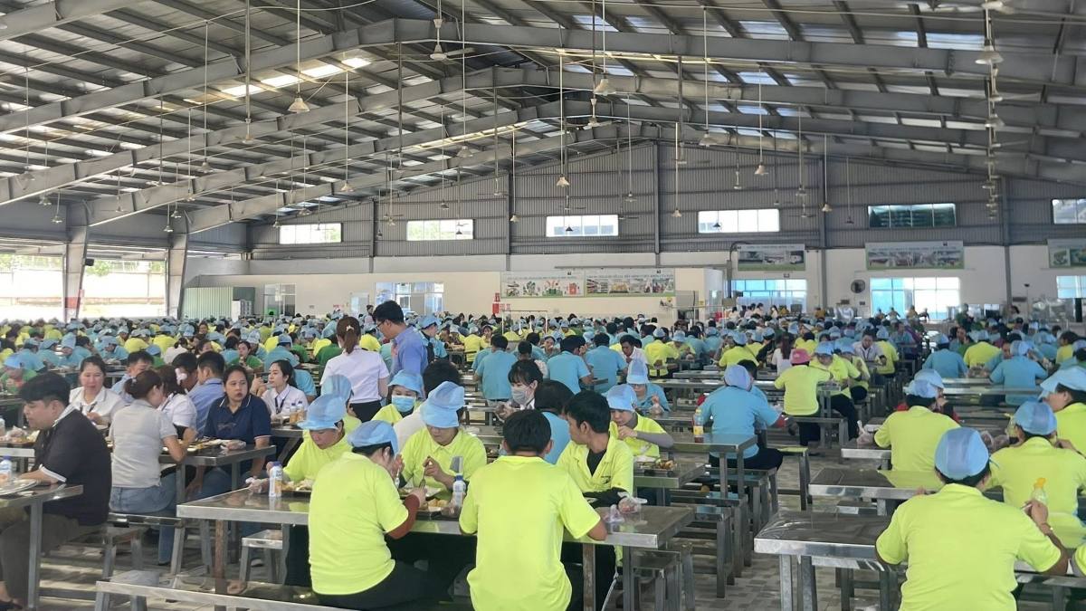 창춘비나 유한회사 노동조합 점심 식사 풍경. 사진: CDCS