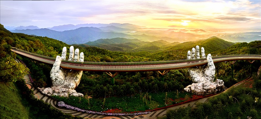 Cau Vang – diem den duoc du khach Han Quoc rat yeu thich tai Ba Na. Anh: Thanh Son