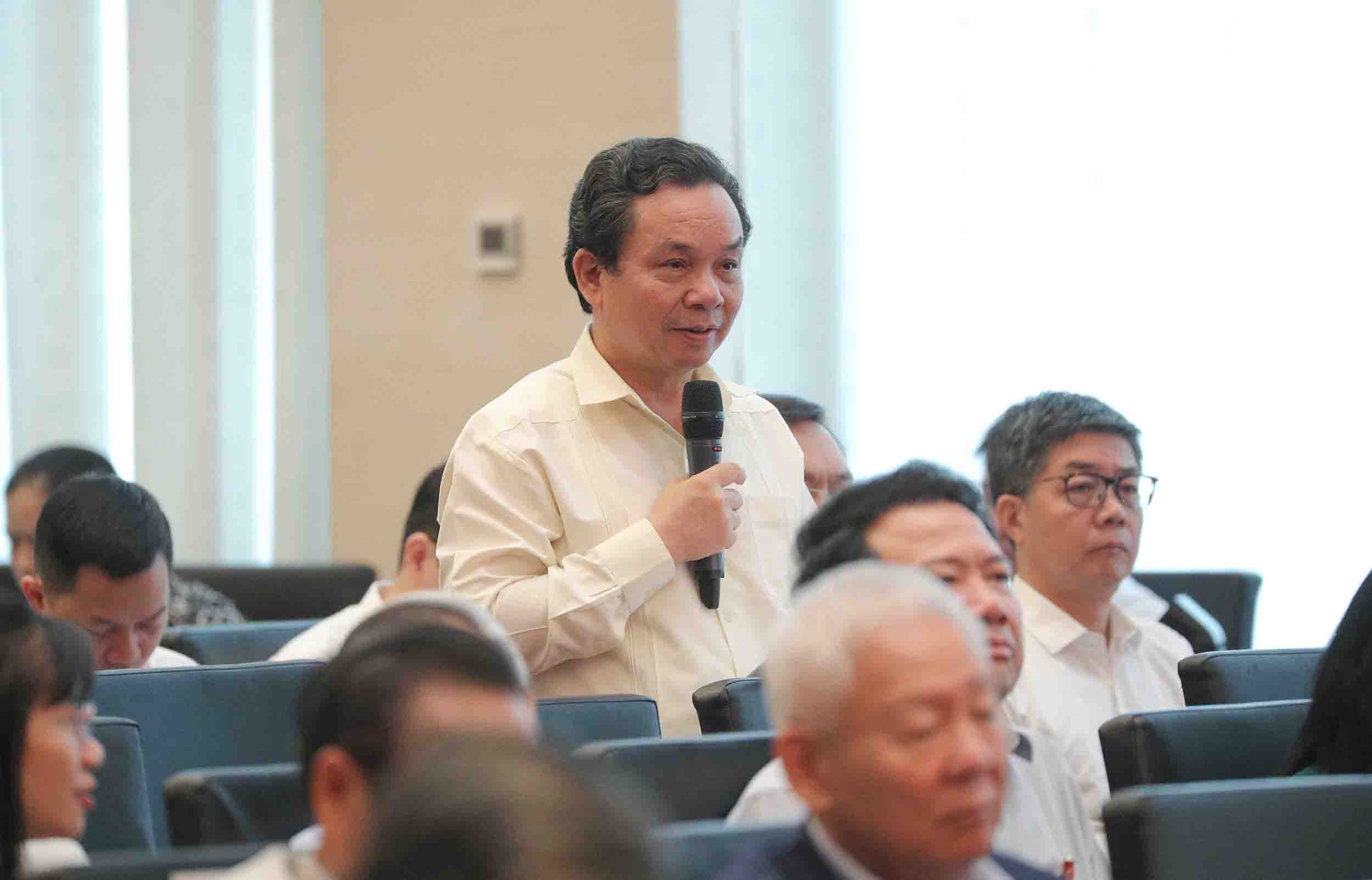 National Assembly delegate Hoang Van Cuong said that supervision must go hand in hand with the implementation process, not have to wait for implementation to go to supervision. Photo: Pham Thang.