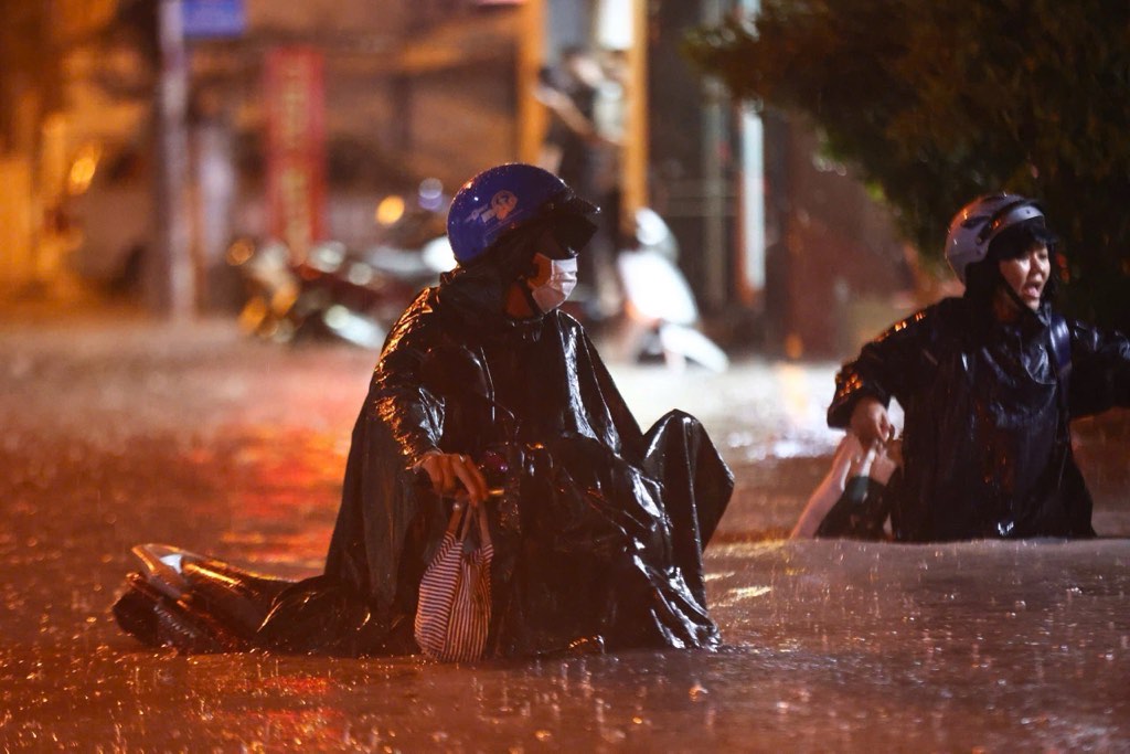 南部地域では午後と夕方に集中する雷雨。写真:Anh Tu
