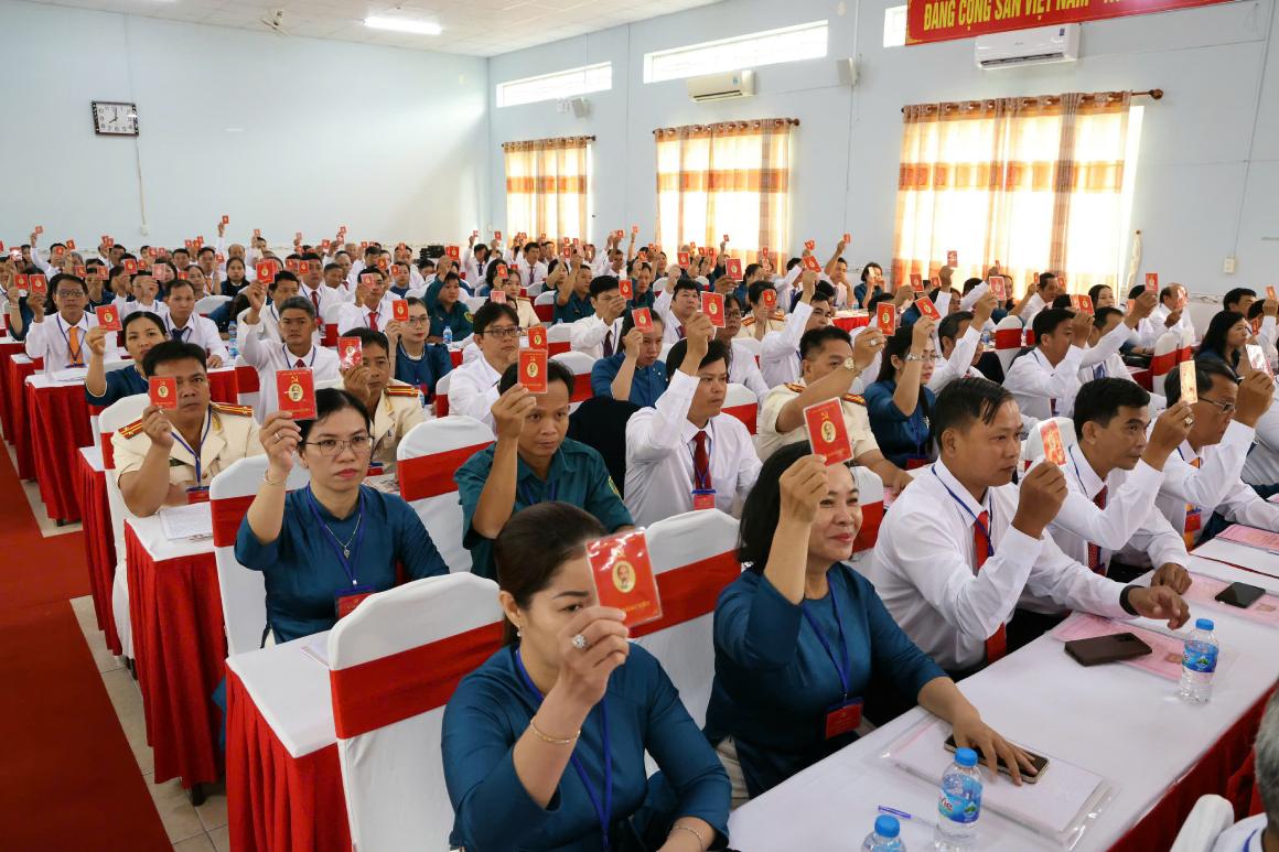Dai bieu tham gia bieu quyet. Anh: Ta Quang