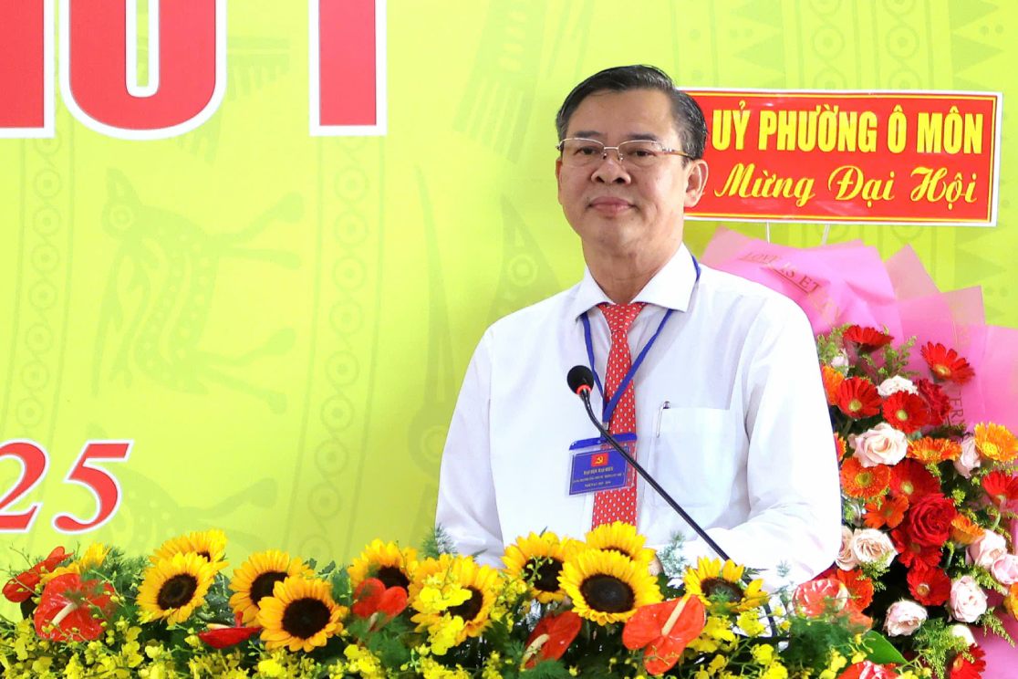 Pho Bi thu Thanh uy Can Tho Truong Canh Tuyen phat bieu tai hoi nghi. Anh: Ta Quang