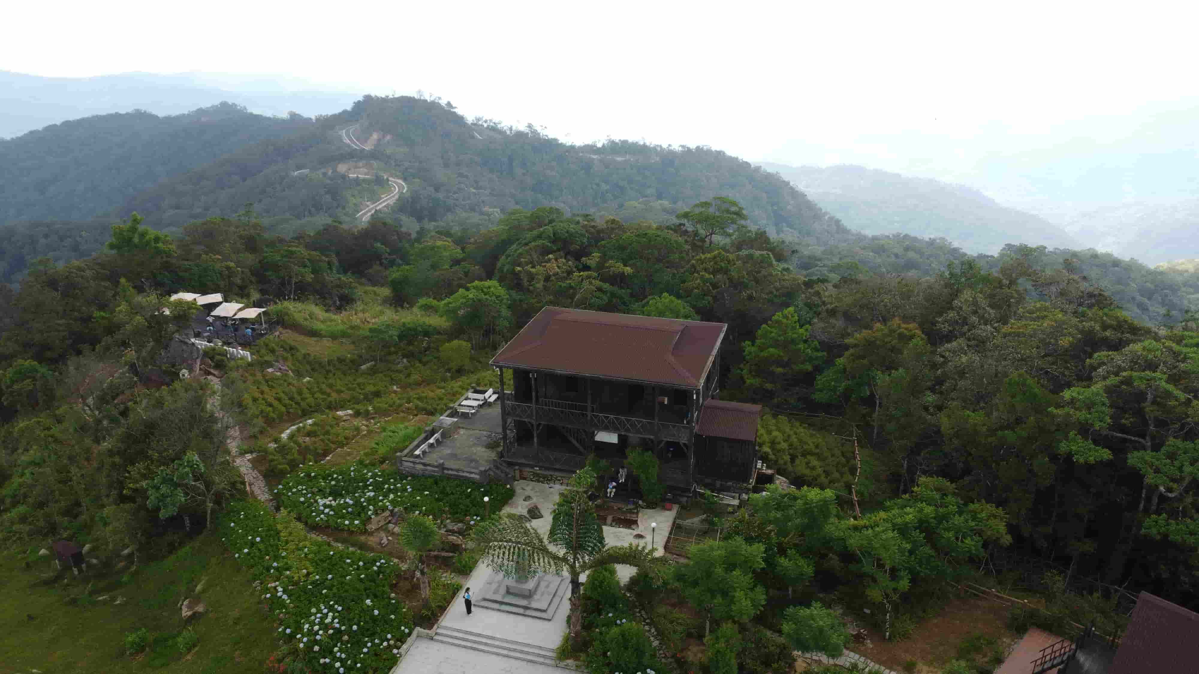 The wooden house where Dr. Alexandre Yersin lived and researched has become an attractive destination for tourists. Photo: Huu Long