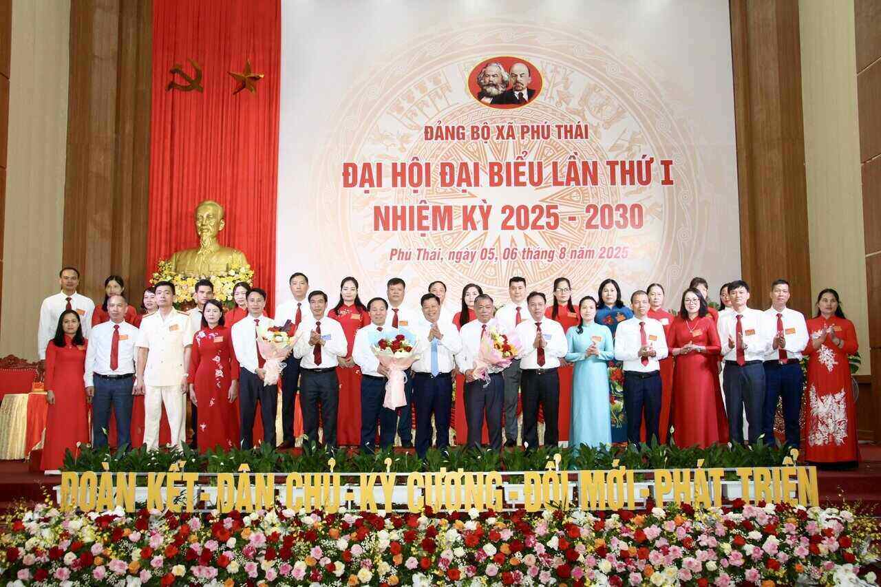 Ban chap hanh Dang bo xa Phu Thai nhiem ky 2025-2030 ra mat Dai hoi. Anh: Cong TTDT TP Hai Phong