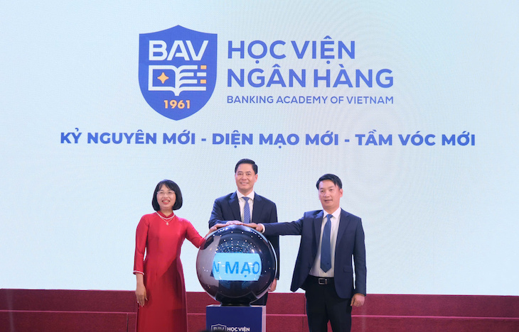 Le cong bo he thong nhan dien thuong hieu moi cua Hoc vien Ngan hang. Anh: Ngoc Bich
