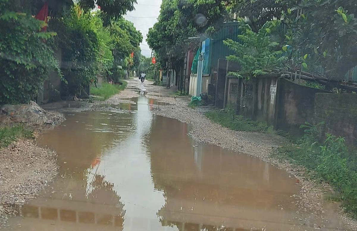 Nước ngập đường sau cơn mưa lớn. Ảnh: Người dân cung cấp