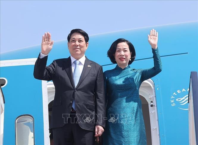Politburo member and President Luong Cuong and his wife leave for Egypt, departing for a visit to Angola, on August 6, 2025. Photo: VNA