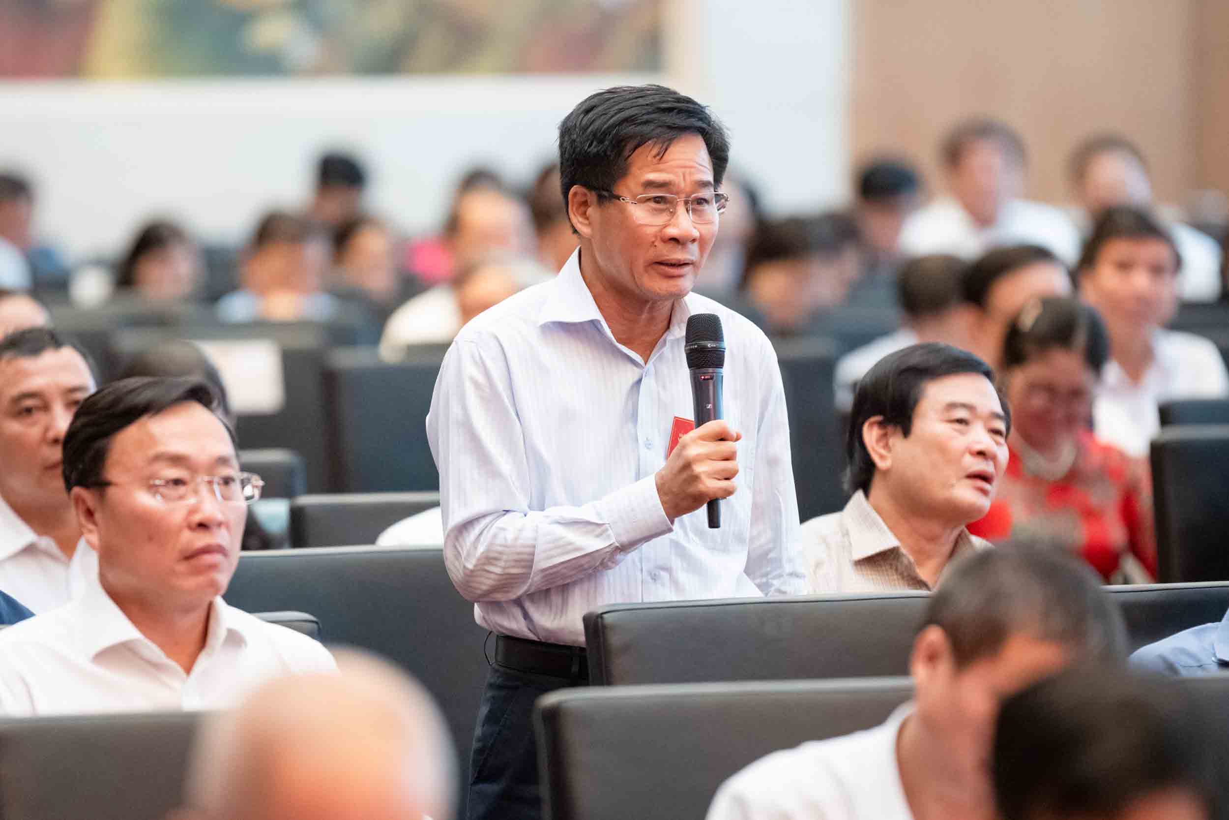 Le Dinh Thang氏 - 専門国家監査2のチーフ監査人 - は、20年放棄された数千ヘクタール人が税金を徴収しなかったプロジェクトがあると述べました。写真：Pham Thang