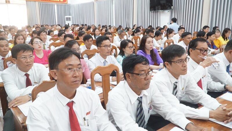 Dai bieu du Dai hoi lang nghe thong qua bao cao chinh tri trinh Dai hoi. Anh: Nhat Ho
