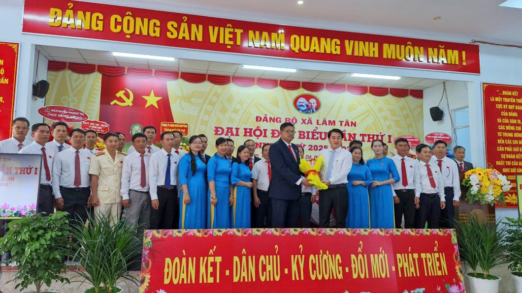 Ban chap hanh Dang bo xa Lam Tan nhiem ky 2025 - 2030. Anh: Phuong Anh