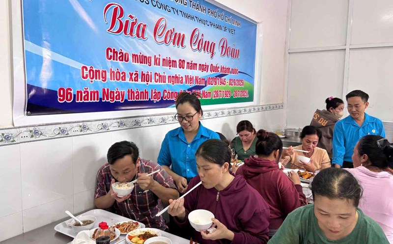 Union meal at 3F Viet Company Limited. Photo: Provided by the Union