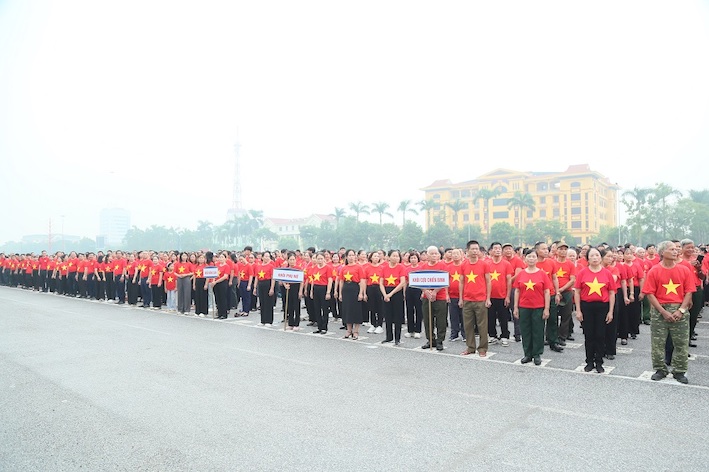 Hung Yen dong loat to chuc le chao co “Toi yeu To quoc, que huong toi”. Anh: Cong TTDT tinh Hung Yen