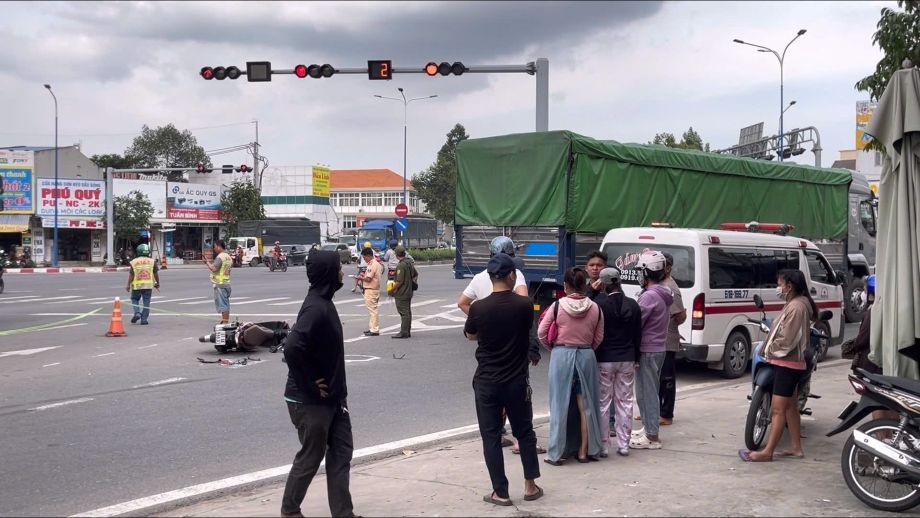 女性が死亡した事故現場。写真:ディン・チョン
