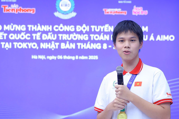 Phan Thanh Huy gianh giai vo dich tai AIMO 2025. Anh: BTC. 