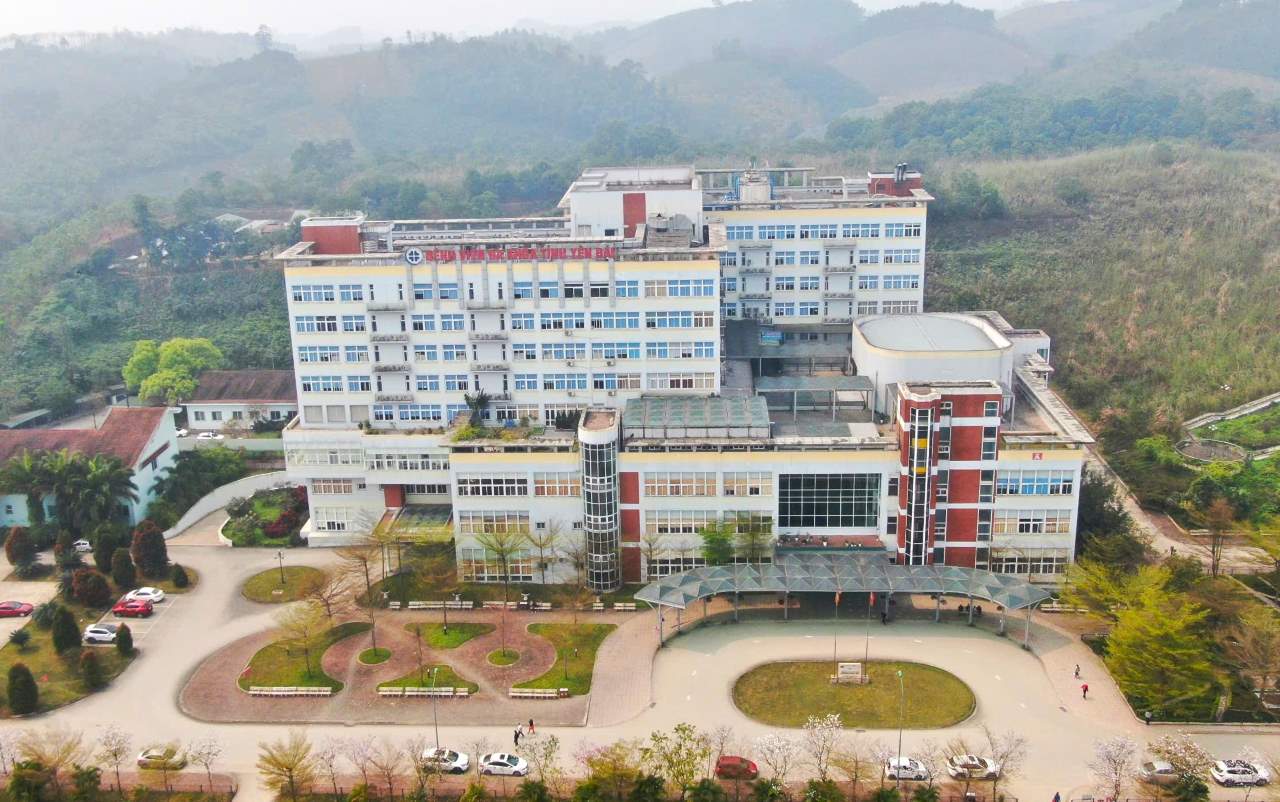 ラオカイ省総合病院 - 施設1は、患者の異常死の法医学鑑定結果を受け取っていません。写真:Van Duc.