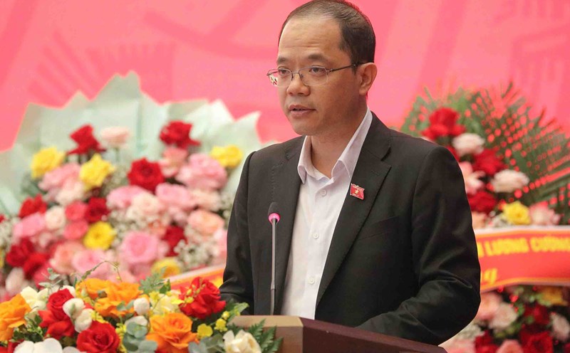 Vice Chairman of the Committee on Culture and Society Dinh Cong Sy proposed to increase decentralization to the National Assembly agencies to supervise the thematic areas in charge. Photo: Pham Thang.