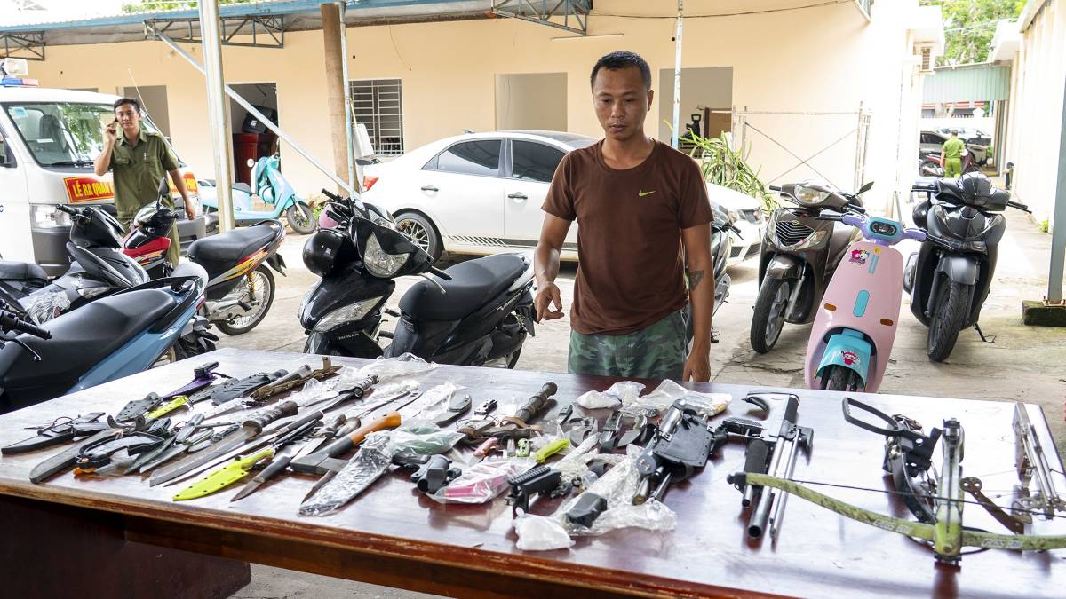 The subject and a large amount of weapons were discovered. Photo: Police