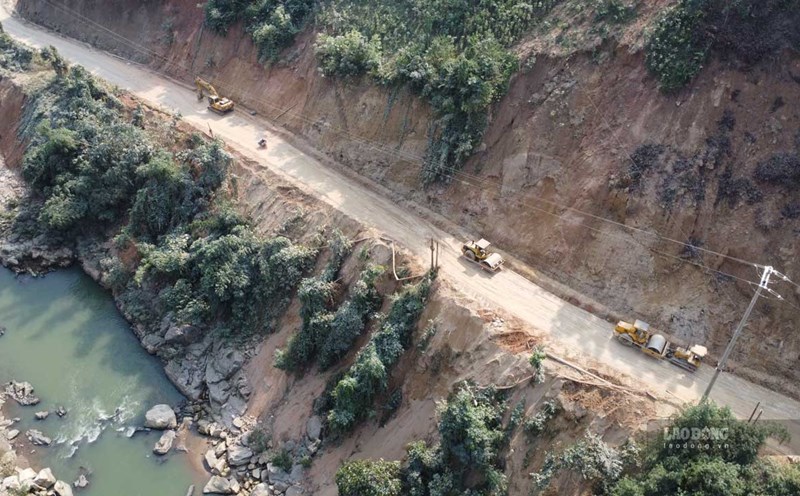 Traffic routes in Lao Cai province that are damaged and affected by floods will be repaired and overcome. Photo: Tran Bui.