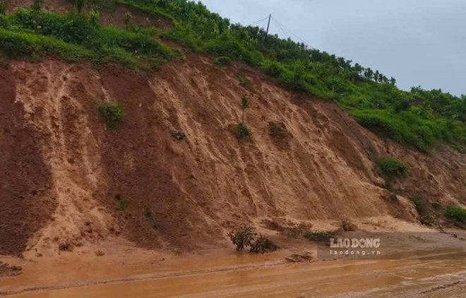 Mot tuyen duong tai tinh Yen Bai cu bi sat lo hoi cuoi thang 4.2025. Anh: Van Duc.
