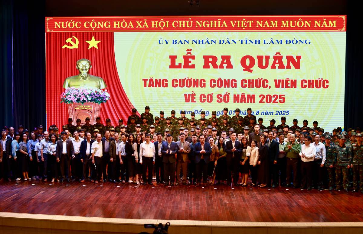 Can bo cap tinh o Lam Dong duoc biet phai ve ho tro cho cap xa. Anh: Duy Tuan