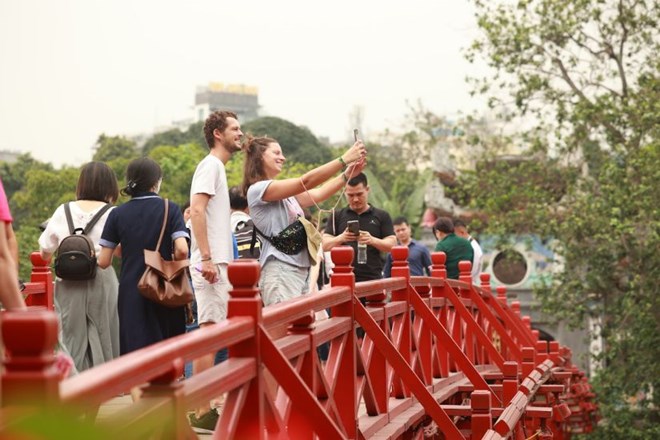 ភ្ញៀវ​ទេសចរ​អន្តរជាតិ​មក​វៀតណាម​បាន​កើន​ឡើង​ខ្ពស់​បំផុត​ក្នុង​រយៈ​ពេល ៧ ខែ​ដំបូង​នៃ​ឆ្នាំ​នេះ។