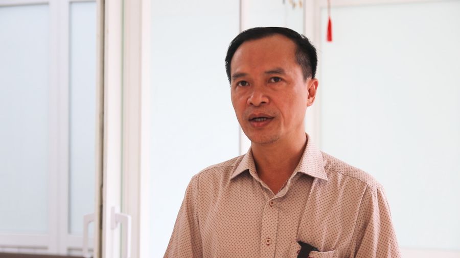 Thac si, bac si Le Minh Tuan - Tram truong tram y te phuong Tuong Mai. Anh: Cao Thom