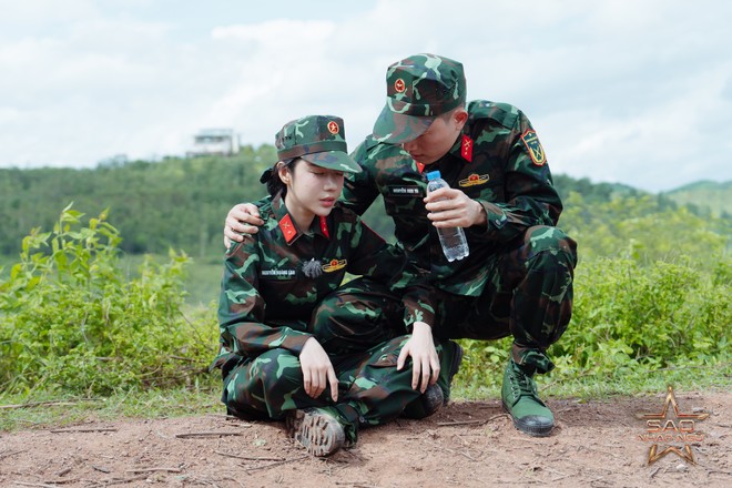 The couple LyLy and Anh Tu in "Sao nhap ngu". Photo: Producer.