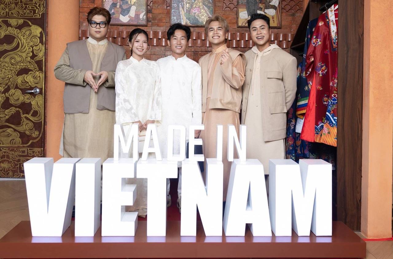 Vietnamese artists spread patriotism through art projects. Photo: Provided by the artist.