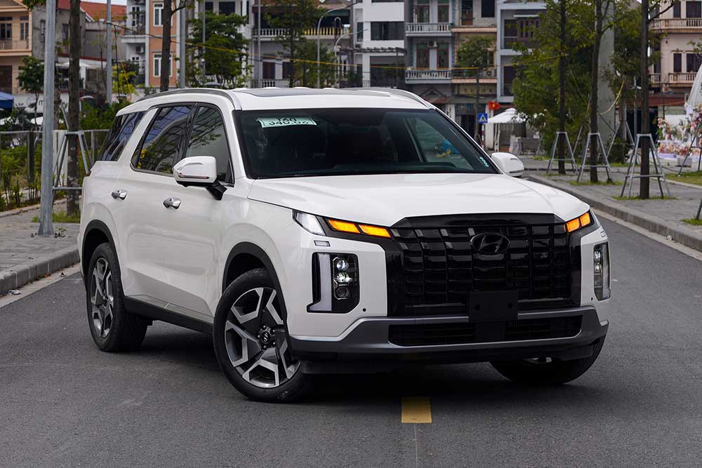 El Hyundai Palisade recibe un 100% de subsidio de matriculacion en agosto lo que reduce el precio del coche a la mitad que el Ford Everest. Foto: HTV
