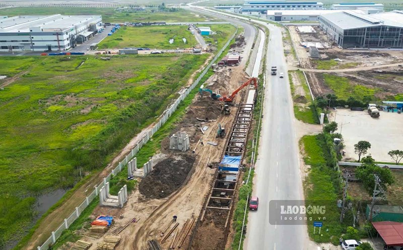 The shape of the more than VND3,000 billion axis road connecting to functional areas in Thai Binh Economic Zone. Photo: Ha Vi