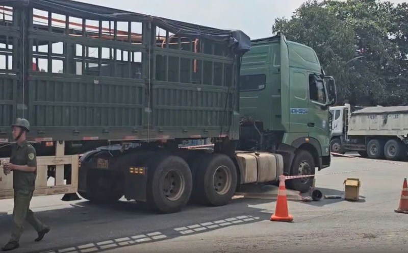 The scene of the accident that killed the woman. Photo: Dinh Trong