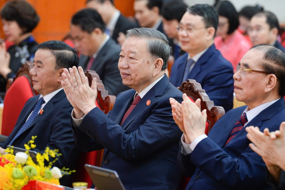 Tong Bi thu To Lam cung cac lanh dao, nguyen lanh dao Dang, Nha nuoc du Dai hoi. Anh: Dac Huy