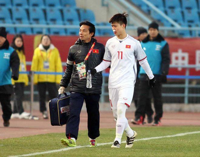 Sports doctor Nguyen Trong Thuy used to work at the U23 Vietnam team. Photo: VFF