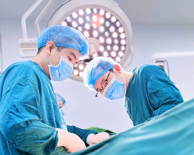 多くの人が、減量製品を飲む代わりに、減量のための手術介入を選択しています。写真:医師提供