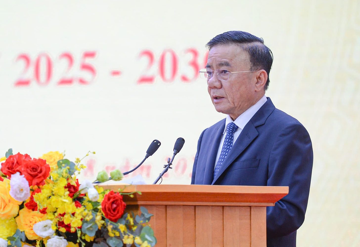 Politburo member and Standing member of the Secretariat Tran Cam Tu gave a speech at the Party Congress of the Central Party Office. Photo: Dac Huy