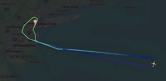 Lo trinh chuyen bay gap su co cua United Airlines. Anh: Flight Radar