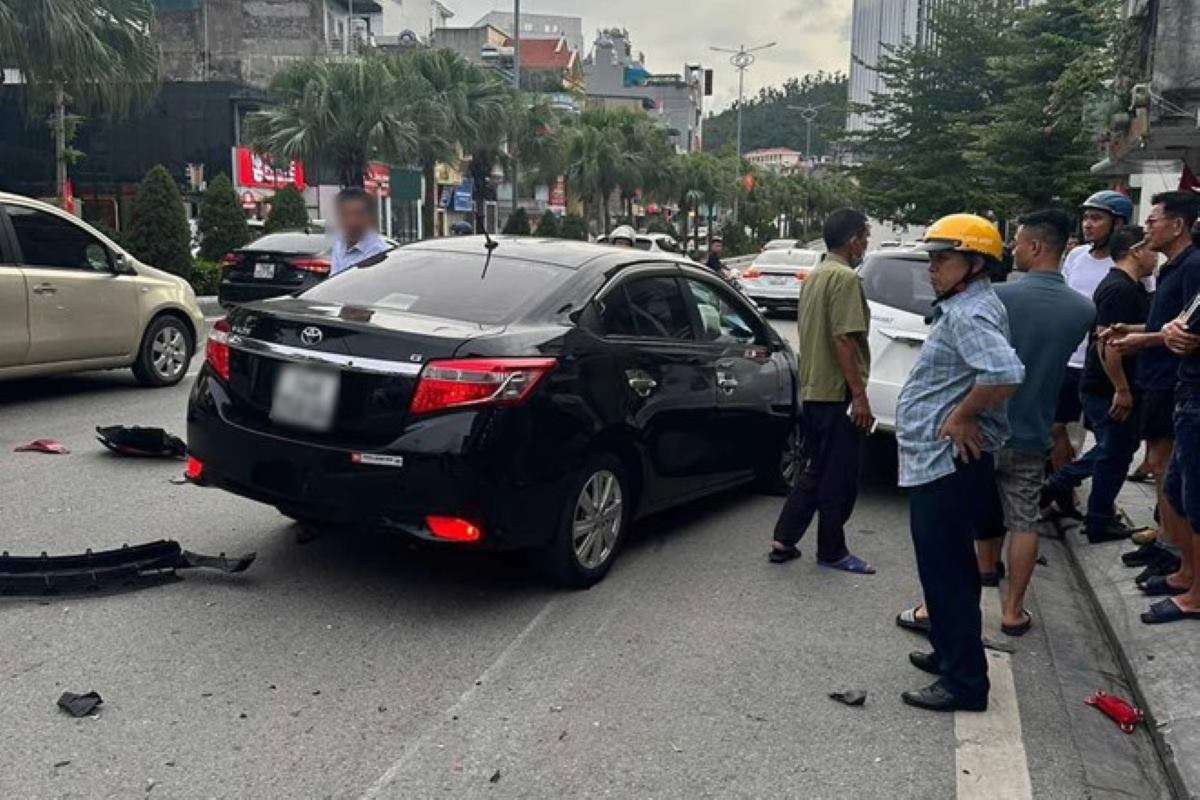 The scene of the accident was caused by a deputy director driving under the influence of alcohol. Photo provided by the people