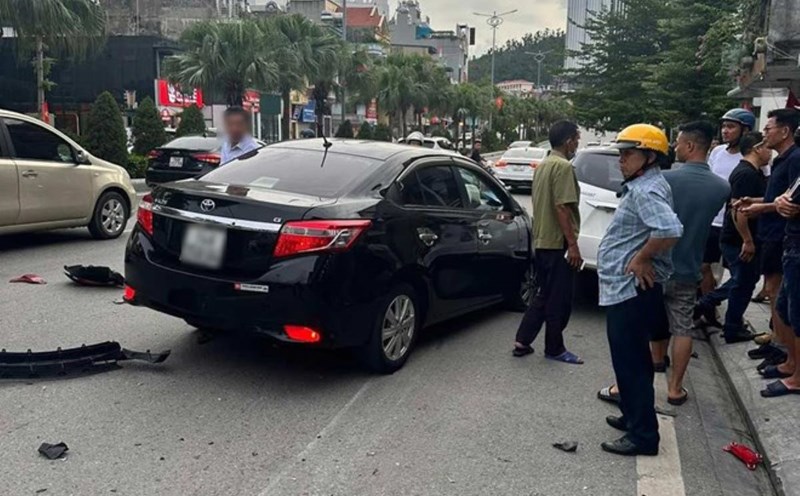 The scene of the accident was caused by a deputy director driving under the influence of alcohol. Photo provided by the people